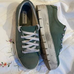 🤍Steve Madden🤍 Distressed Platform Sneakers. Size 7.5